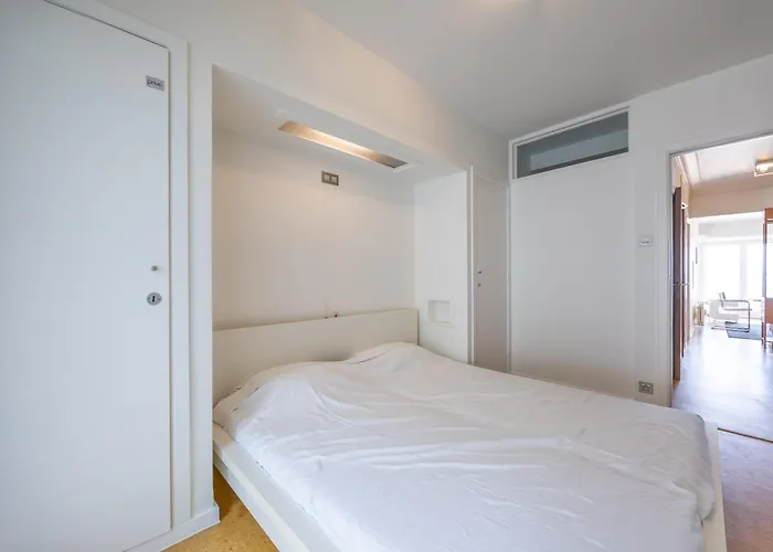 Lecomte - The Shoreline Getaway 182 *